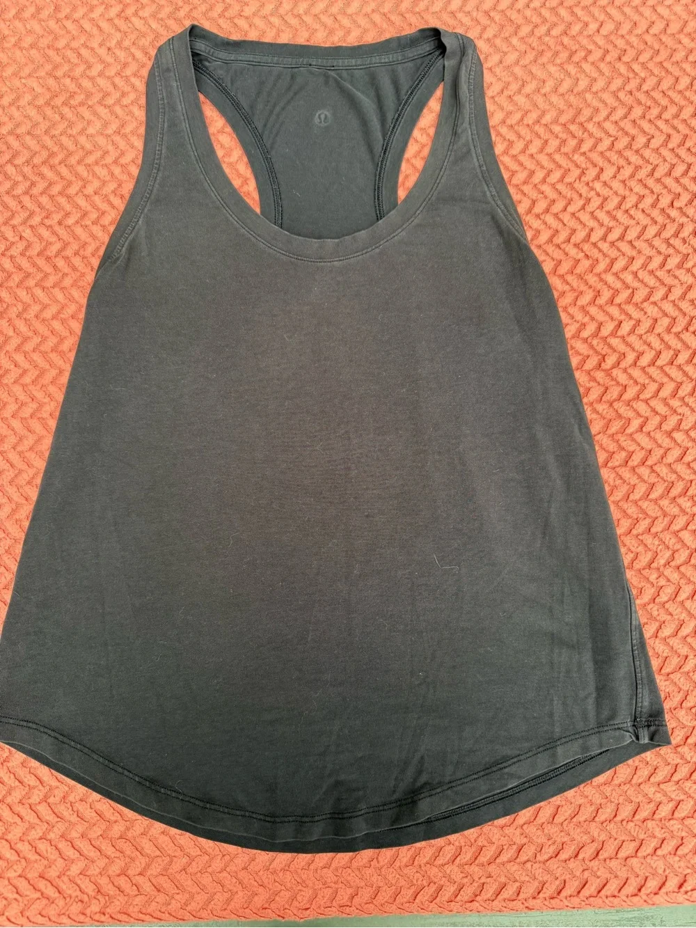 Lululemon lot of 5 tank tops size 6, all are in mint condition barely worn